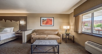 Suite, 1 King Bed, Non Smoking, Refrigerator