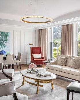 Suite (The Observatory)