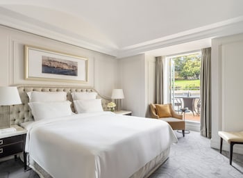 One-Bedroom Suite City Terrace