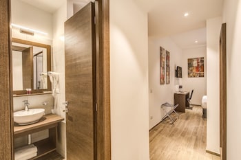 Triple Room, Annex Building