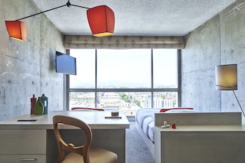 Room, 2 Double Beds (High-level Hollywood Hills View)