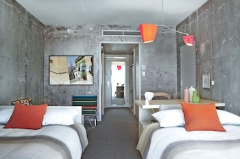 Room, 2 Double Beds (High-level Hollywood Hills View)