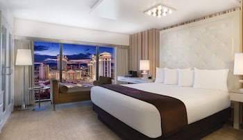 Go Room, 1 King Bed, Non Smoking, High Roller View