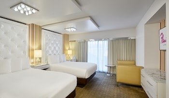 Go Deluxe Room, 2 Queen Beds, Non Smoking