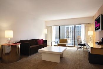 Neapolitan Suite 2 Queens Non-Smoking