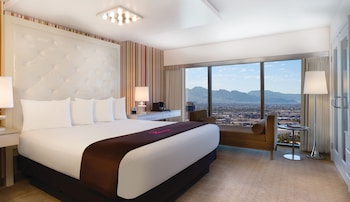 Go Room, 1 King Bed, Non Smoking, High Roller View