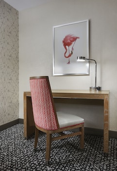 Flamingo Executive Room, 1 King Bed, Non Smoking