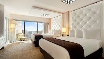 Neapolitan Suite 2 Queens Non-Smoking