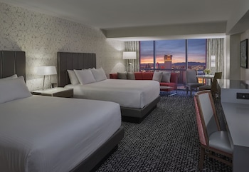 Flamingo Executive Room, 2 Queens, Habitat Tower