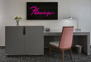 Flamingo Room, 1 King Bed, Non Smoking, High Roller View
