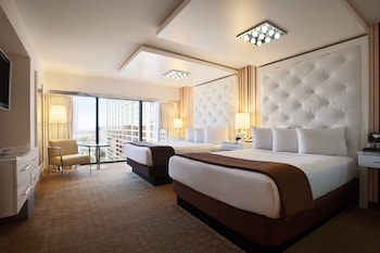 Go Deluxe Room, 2 Queen Beds, Non Smoking