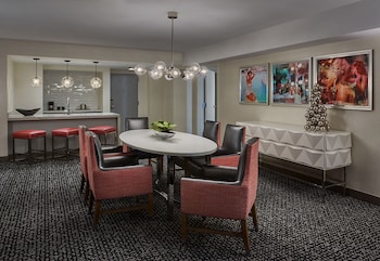 Flamingo Vice-Presidential Suite, Habitat Tower, 1 King, Non-Smoking