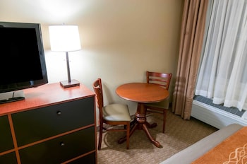 Standard Room, 2 Queen Beds, Non Smoking
