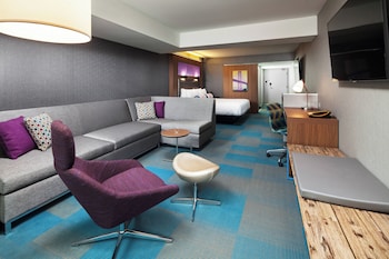 Suite, 1 King Bed