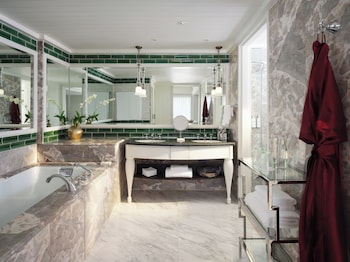 Junior Suite, 1 King Bed, Terrace