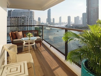 Authors' Suite King