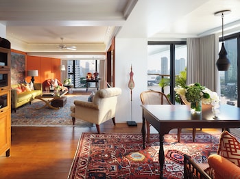 Authors' Suite King