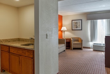 Suite, 2 Queen Beds (Additional Living Area)