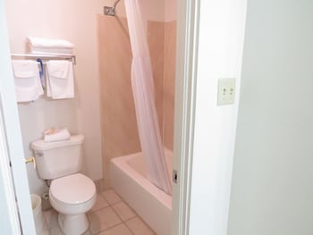 Deluxe Room, 1 Queen Bed, Non Smoking
