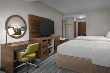 Room, 2 Queen Beds, Refrigerator