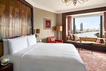 Shangri-La Wing Horizon Club Room, 1 King Bed, River View