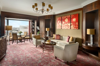 Shangri-La Wing Executive Suite, 1 King Bed, River View