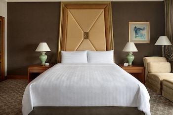 Krungthep Wing Deluxe Suite