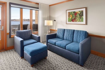 Premier Room, 1 King Bed, Non Smoking, Balcony (Water View)