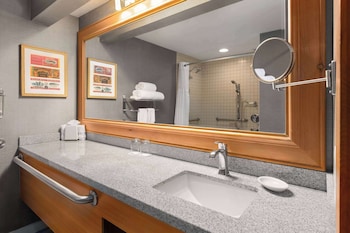 Room, 2 Queen Beds, Accessible, Non Smoking (Mobility/Hearing, Tub w/Grab Bars)