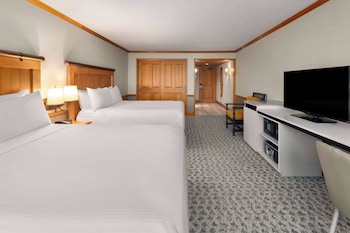 Room, 2 Queen Beds, Non Smoking (Water View)