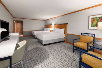Room, 2 Queen Beds, Accessible, Non Smoking (Mobility/Hearing, Tub w/Grab Bars)
