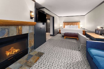 Junior Suite, 1 King Bed, Non Smoking