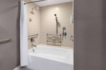 Room, 1 King Bed, Accessible, Non Smoking (Mobile/Hear, Tub w/Grab Bars,Patio)