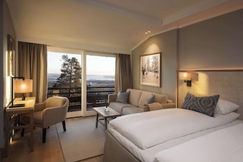 Family Room (Superior)