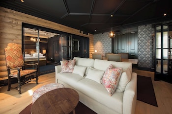 Suite (Master | Drage)