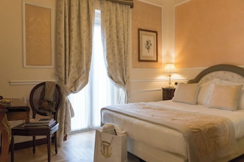 Basic Double Room, 1 Queen Bed