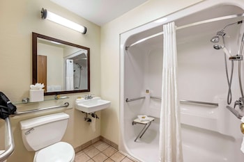 Standard Room, 2 Queen Beds, Non Smoking, Refrigerator & Microwave (with Sofabed)
