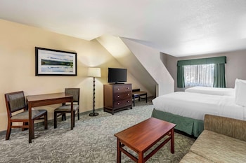 Suite, Multiple Beds, Non Smoking, Refrigerator & Microwave (with Sofabed)