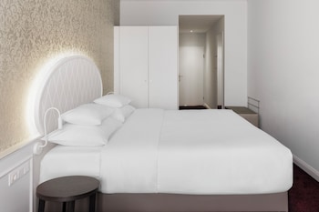 Superior Room, 1 King Bed