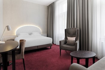 Deluxe Room, 1 King Bed