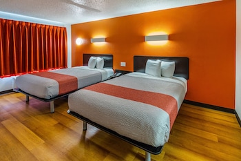 Standard Room, 2 Queen Beds, Smoking