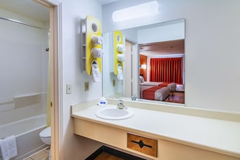 Standard Room, 1 King Bed, Smoking