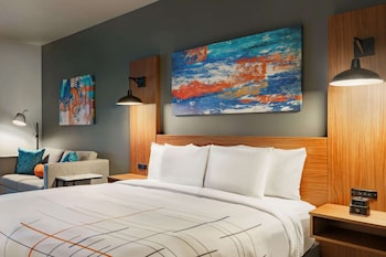 Studio Suite, 1 King Bed, Accessible, Non Smoking (Mobility)