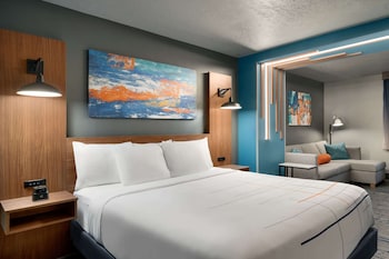 Studio Suite, 1 King Bed, Accessible, Non Smoking (Mobility)