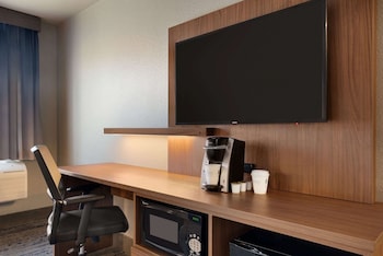 Studio, 2 Queen Beds, Accessible, Non Smoking (Mobility)