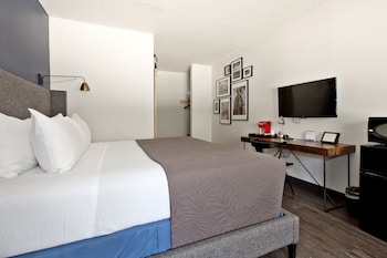 Courtyard Room, 1 King Bed