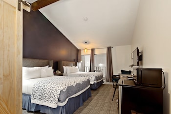 Superior Room, 2 Queen Beds, Patio or Balcony, Pool view