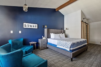 Premium Room, 1 King Bed, Second Floor