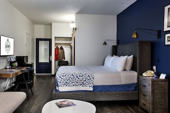 Standard Room, 1 King Bed