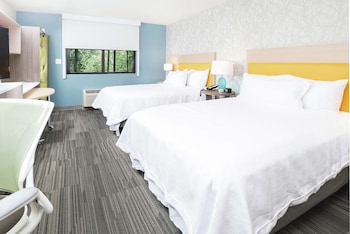 Studio, 2 Queen Beds, Accessible, Bathtub